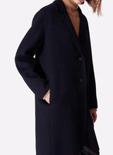 Cappotto realizzato in morbida lana double-face